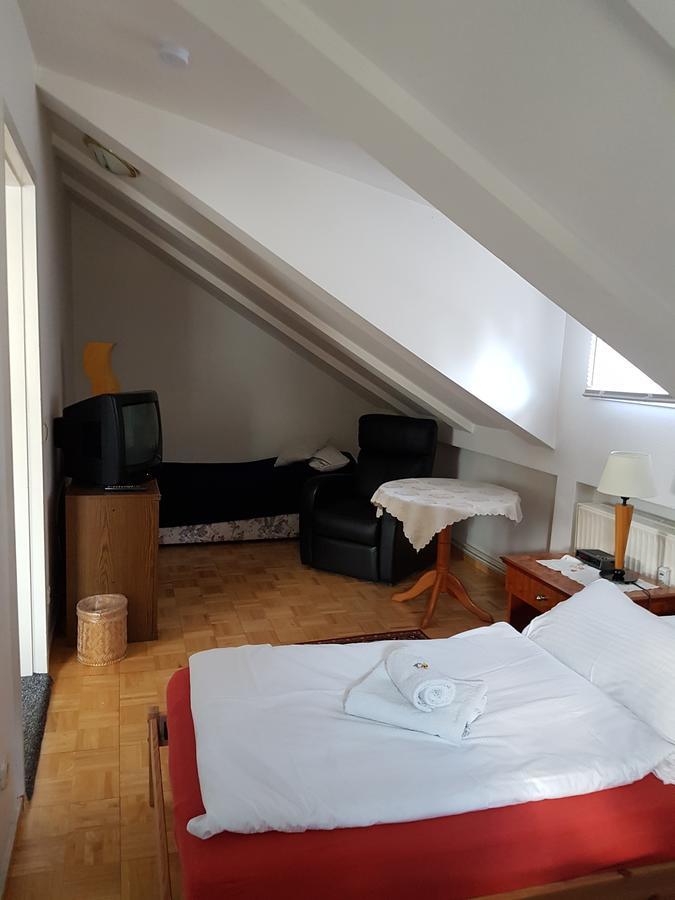 Pension Hubertus Berlin Extérieur photo